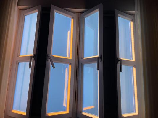 Đèn cửa sổ thông minh 160W 10000 Lumens Mesh5.0/DALI/0-10V Điều khiển Biến đổi không gian tối bằng màu ánh sáng 2100-7500K Tuổi thọ 50